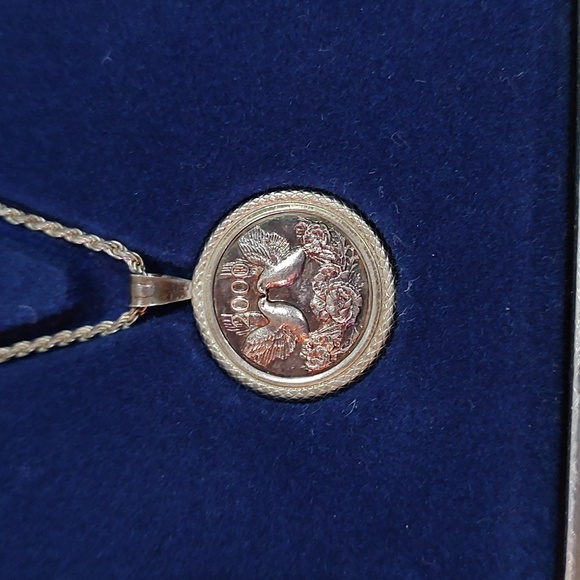 Millennium Medallion new in box with COA - Picture 2 of 4